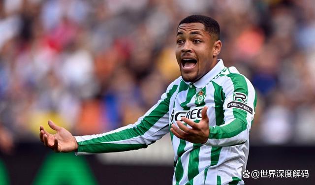 巴西球星成功转会至英超联赛一流球队的简单介绍