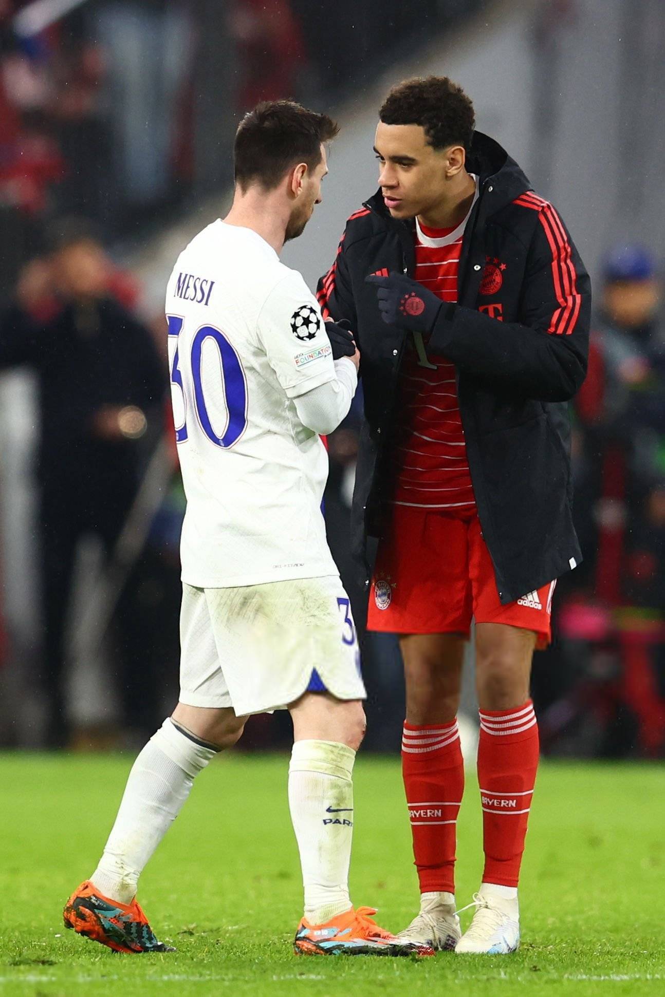 欧洲足球赛事势如破竹,豪强抢先占据优势 欧洲足球赛事势如破竹,豪强抢先占据优势