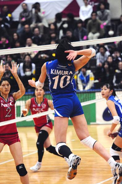 日本男子排球队登顶，势不可挡