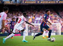 塔希尔梅开二度,正名巴萨主力 塔希尔梅开二度,正名巴萨主力