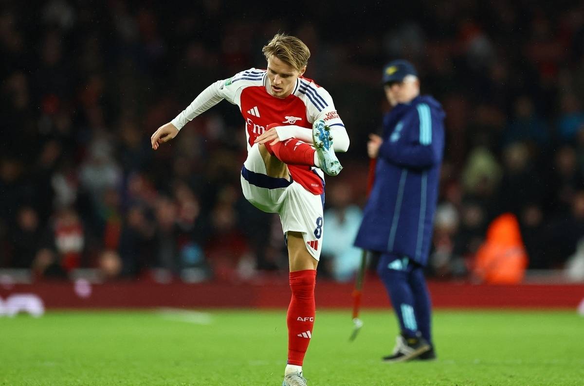 爱游戏官网-塞维尔备战英超重回榜首，球队全员备战