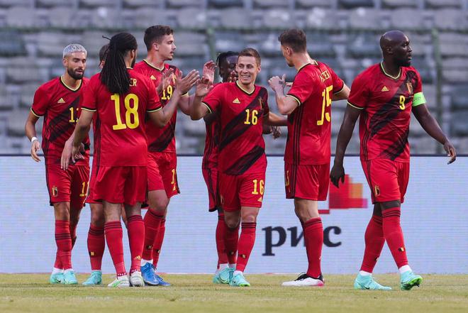 荷兰队逆袭亚美尼亚,拿下关键胜利的简单介绍 荷兰队逆袭亚美尼亚,拿下关键胜利的简单介绍