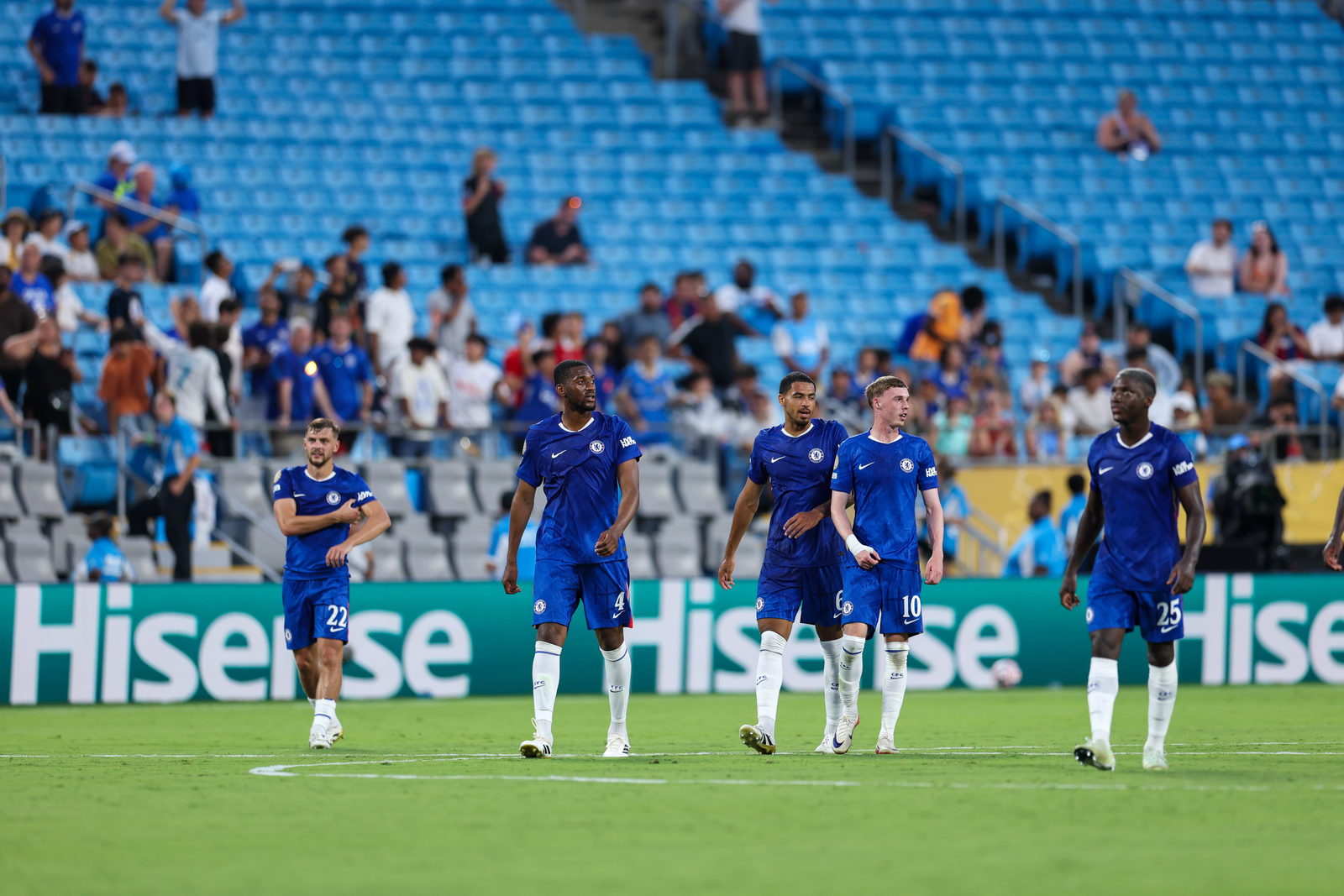 爱游戏登录-切尔西主场击败强敌，继续领跑积分榜