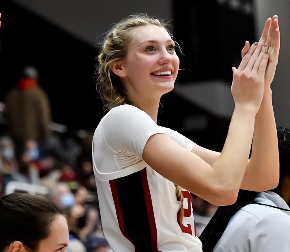 爱游戏官方登录入口-WNBA球员在社交媒体上分享训练日常，展现职业态度