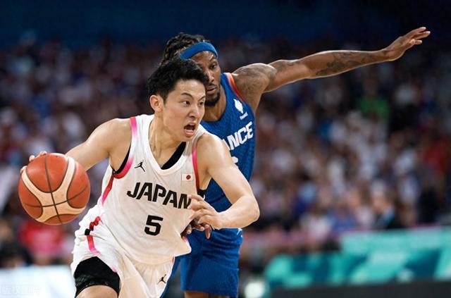 爱游戏网页版登录入口-高水平比赛中明星球员们发挥亮眼