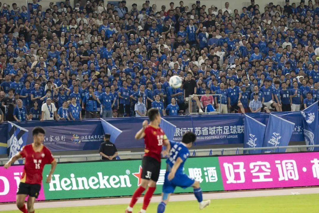 爱游戏官网-奥运会带动足球热潮，球迷狂欢的简单介绍