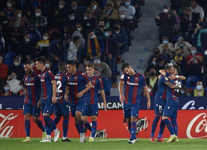 阿拉维斯客场胜出,球队表现出色 阿拉维斯客场胜出,球队表现出色