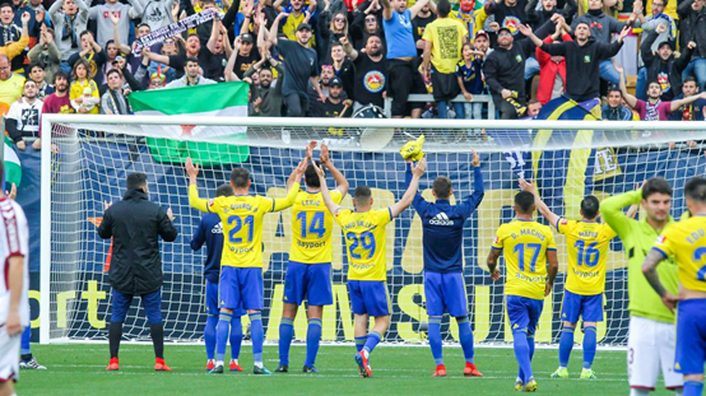 格拉纳达球队展现实力，稳定冲击前列的简单介绍