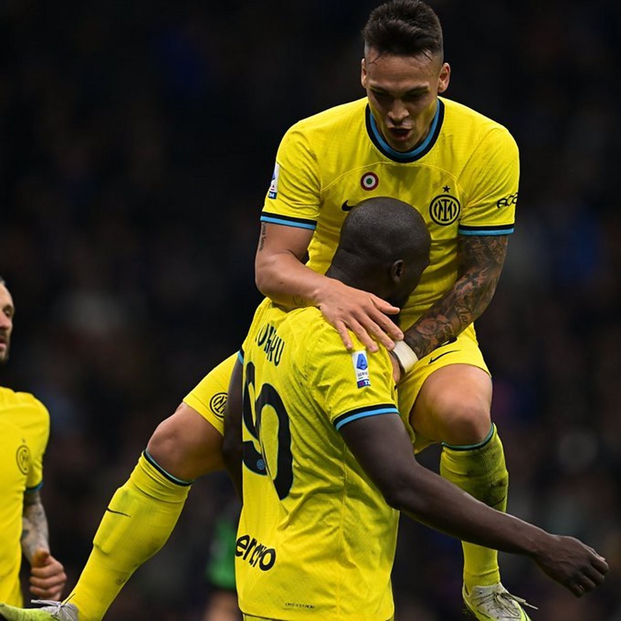 爱游戏官方登录入口-关于萨索洛客场艰难取胜，积分榜位置得以提升的信息