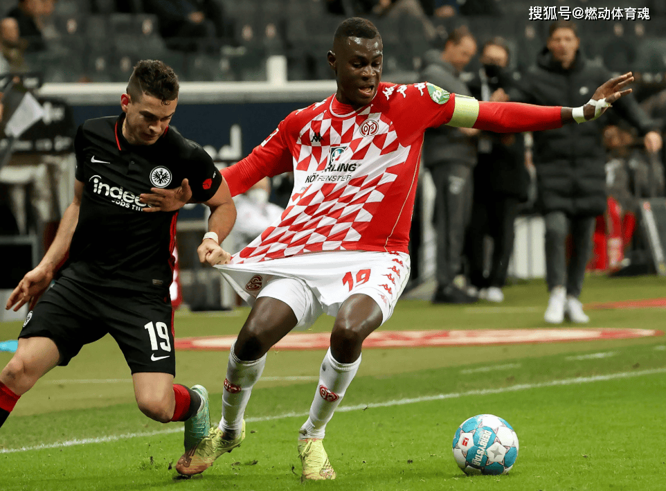 爱游戏官网网页版入口-门兴格拉德巴赫三连胜，继续领跑的简单介绍