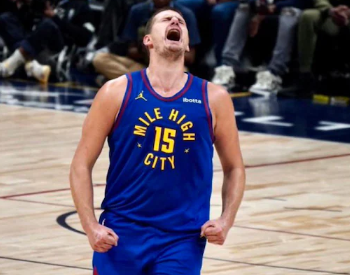 法国篮球明星砍下三双，领军取胜