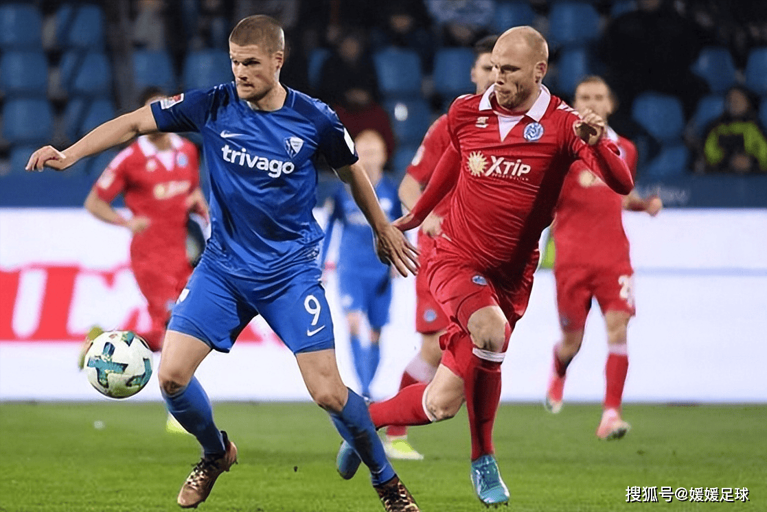 包含汉诺威96主场艰难战胜帕德博恩，保持不败态势的词条