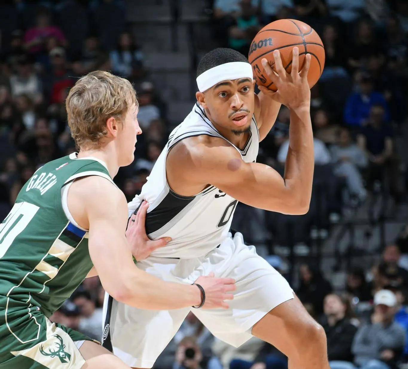 雄鹿大胜马刺,客场四攻、四守让对手无从下手的简单介绍 雄鹿大胜马刺,客场四攻、四守让对手无从下手的简单介绍