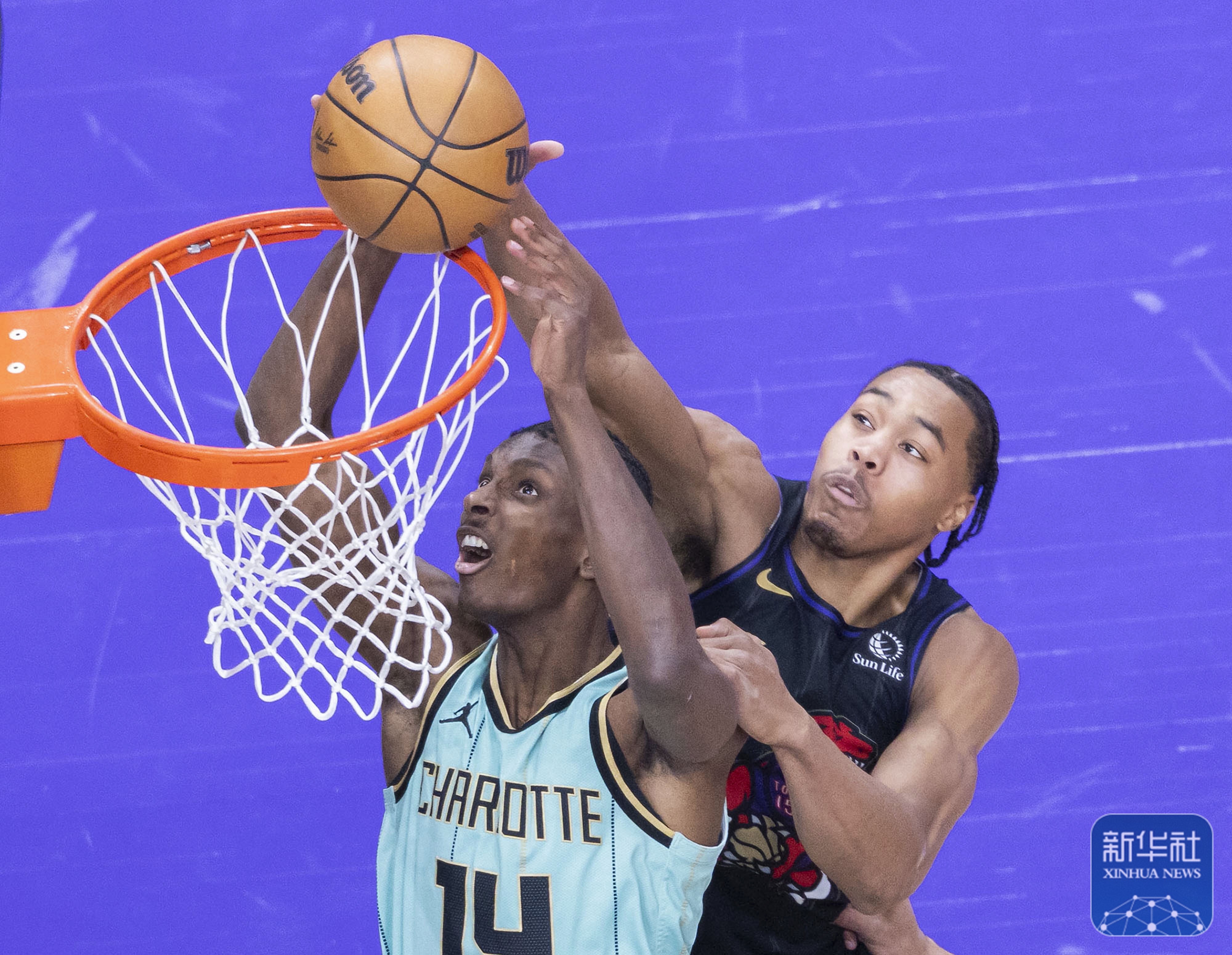 猛龙再胜热火,继续领先 猛龙再胜热火,继续领先