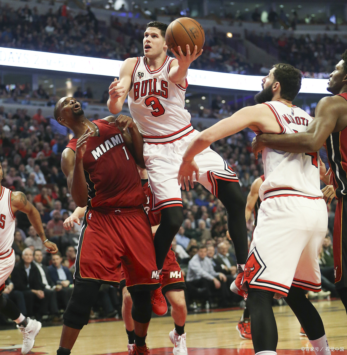 热火全队发挥出色，击溃黄蜂取得胜利的简单介绍