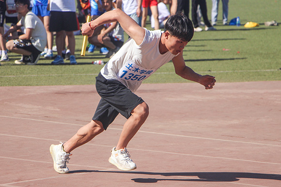 爱游戏官网网页版入口-巴西选手斗志昂扬夺冠欢呼胜利